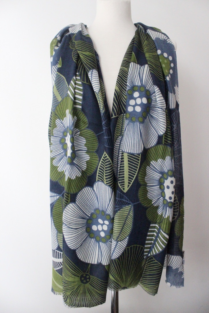 Big flower White navy denim green