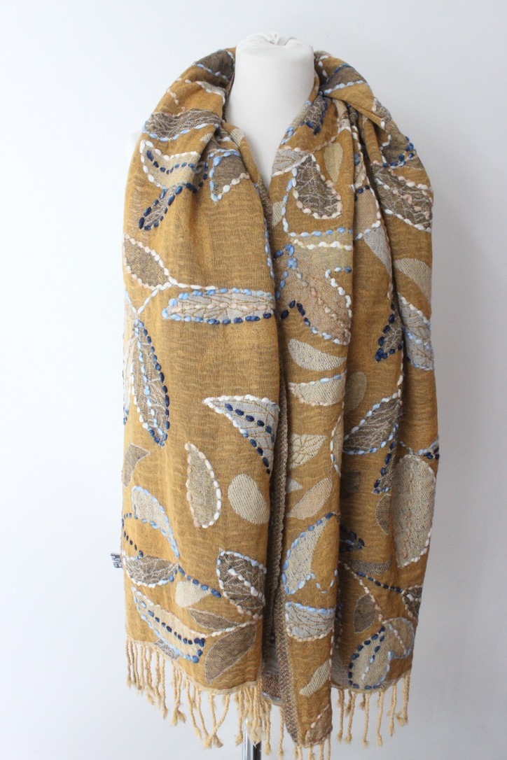 Wool embroidery plant curry