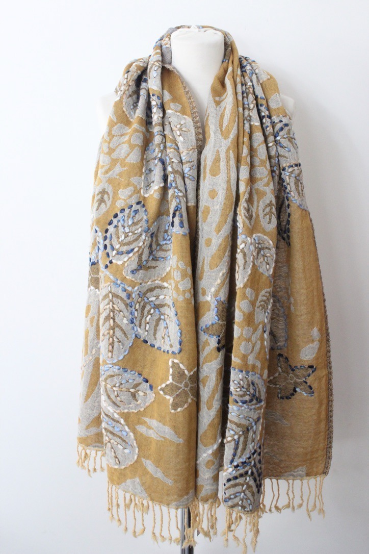 Wool embroidery leaf curry