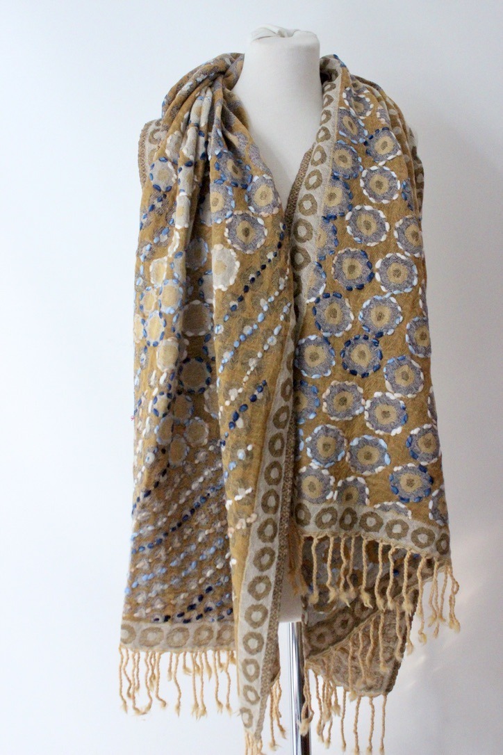 Wool embroidery drops curry
