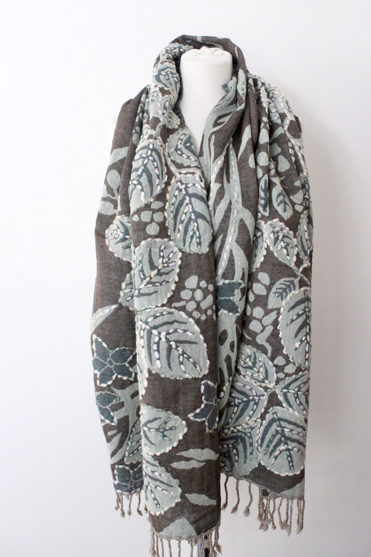 Wool embroidery leaf ice blue