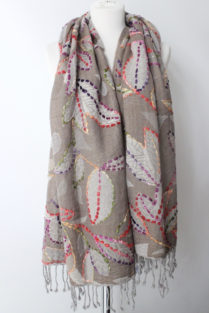 Wool embroidery plant beige WEP03