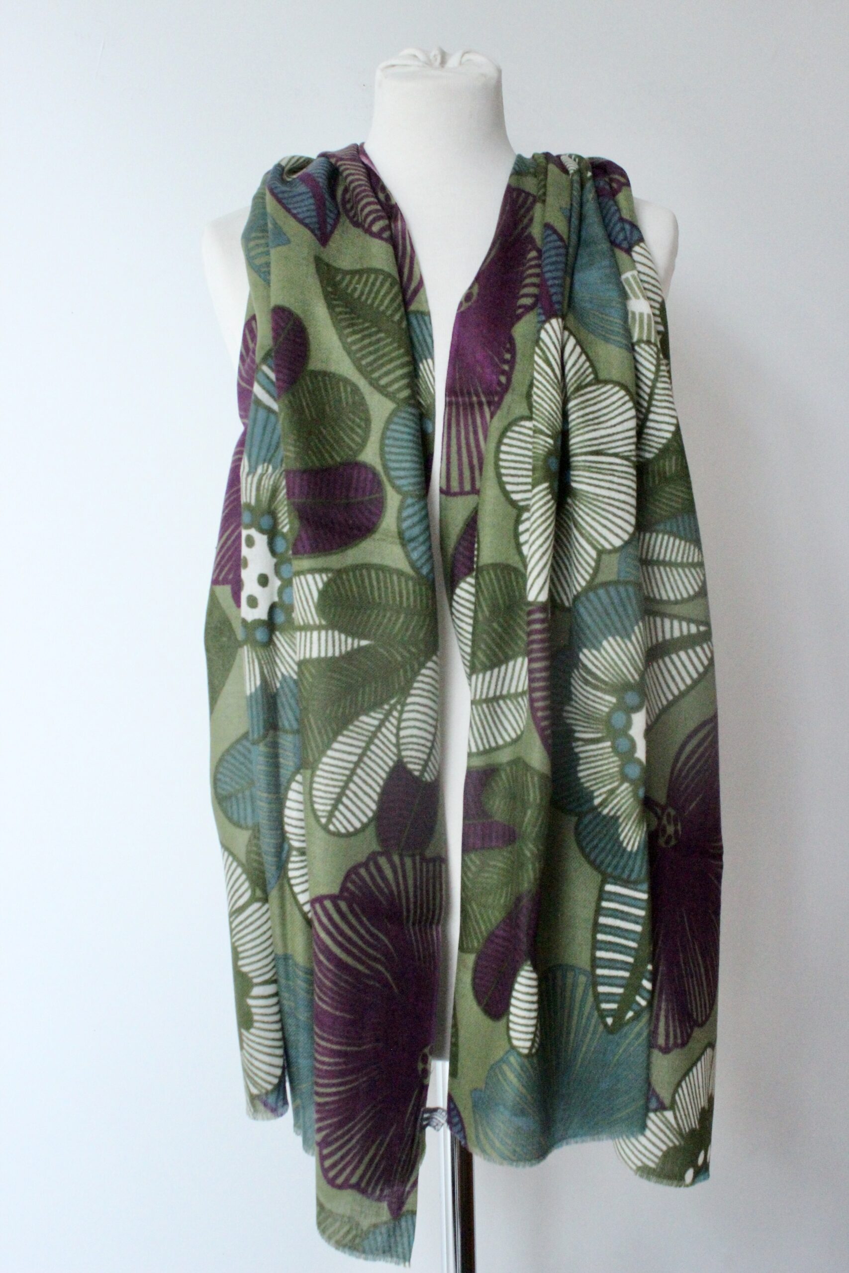 Big flower White olive green seagreen purple S060S