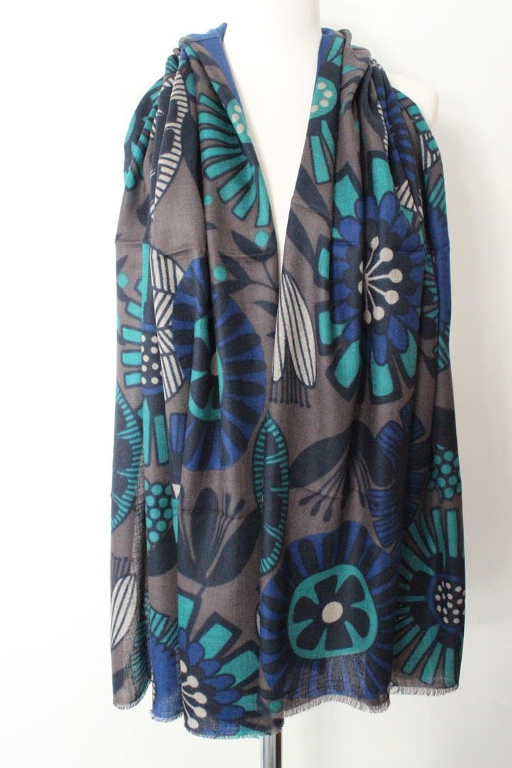 wheel flower TD royal blue turq navy S077X